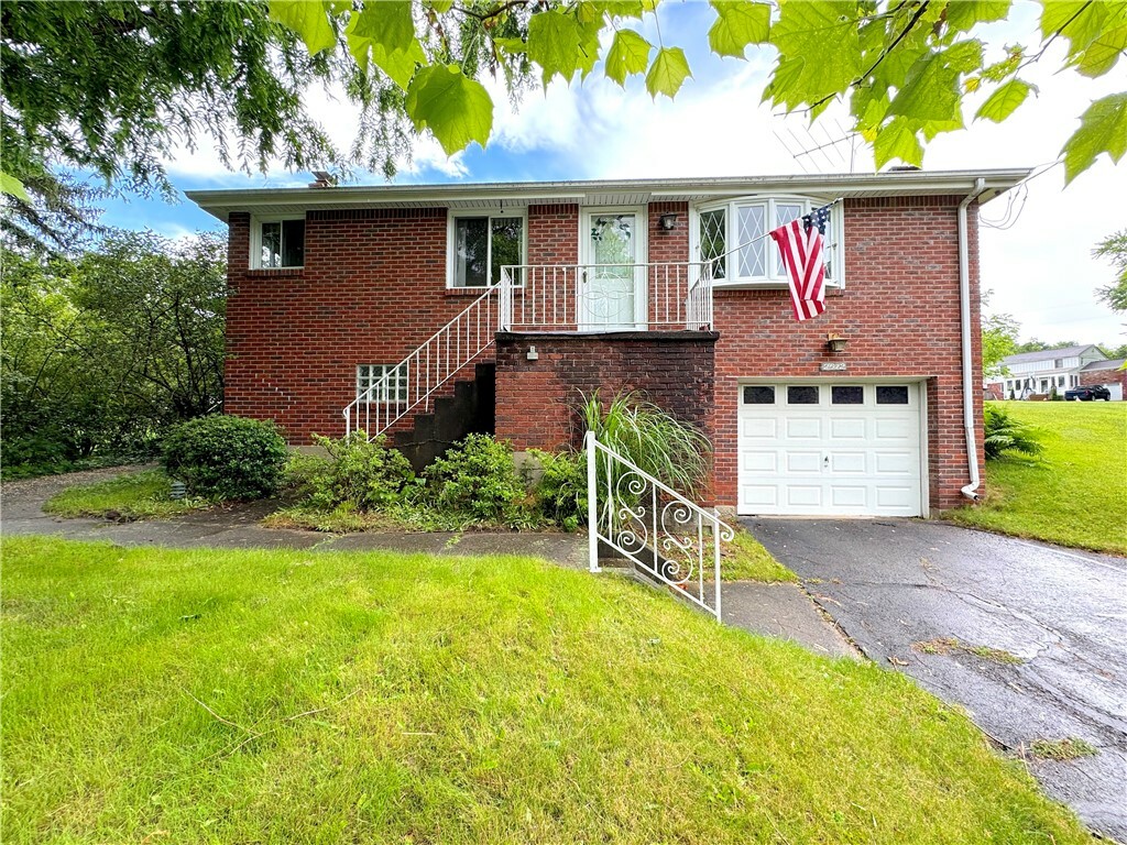 Property Photo: 2512 Greenock Buena Vista Road PA 15037