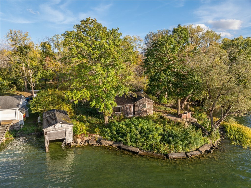 Property Photo:  4459 Allens Point Road  NY 13160 