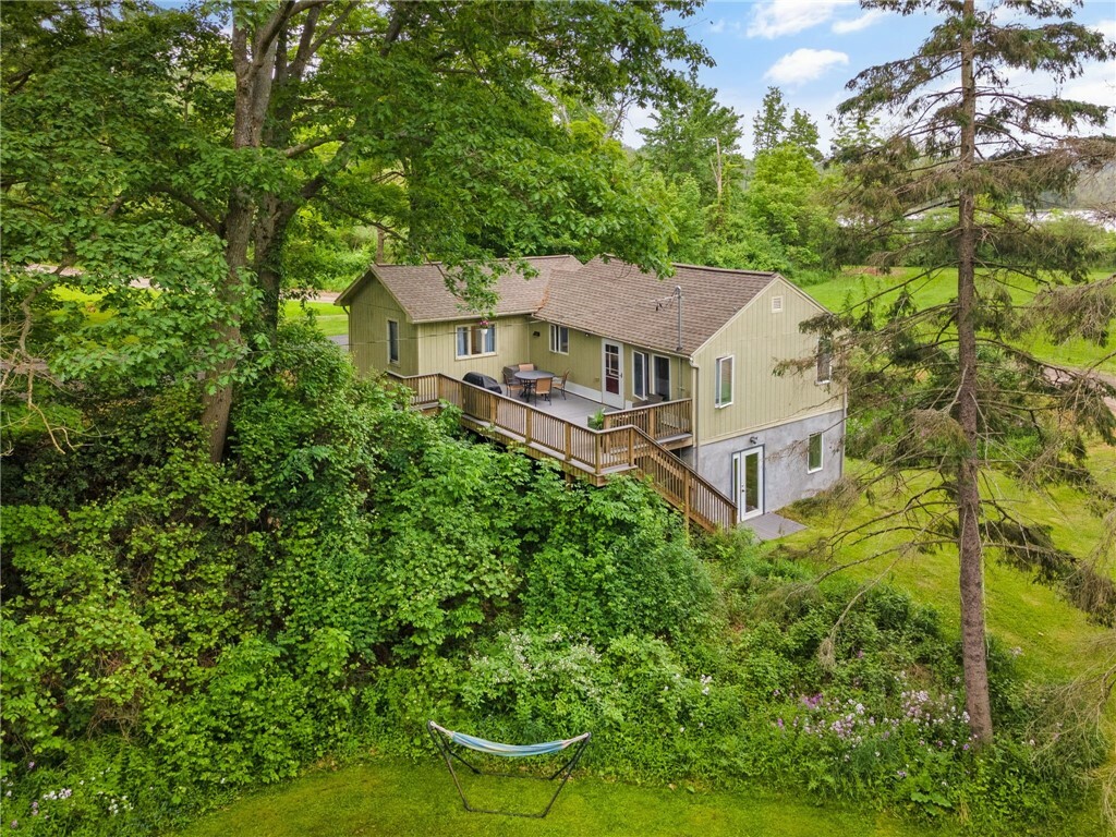 Property Photo:  30 Jennings Pond Road  NY 14883 