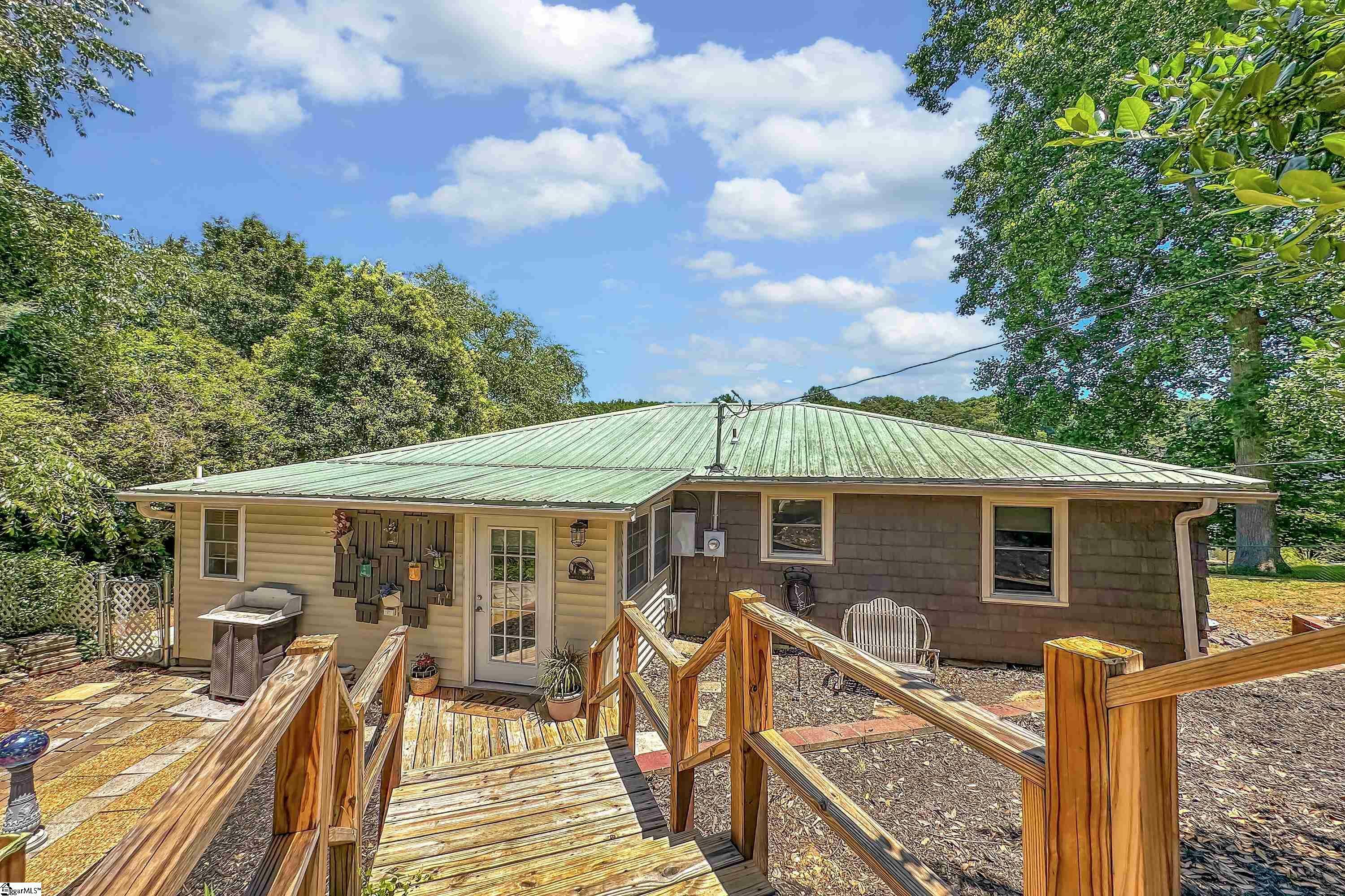 Property Photo:  501 McFalls Circle  SC 29621 