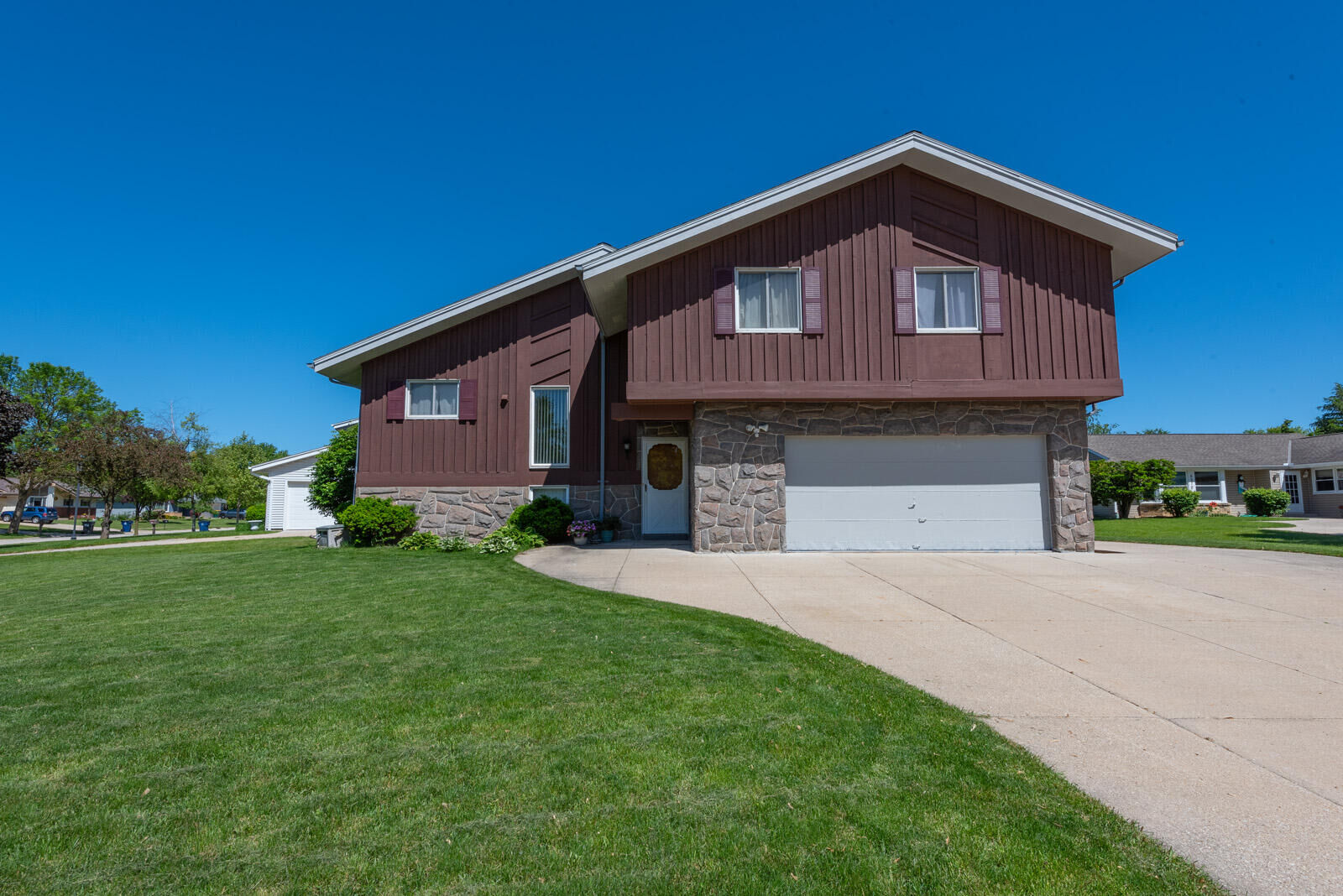 Property Photo: 9350 S Burrell St WI 53154