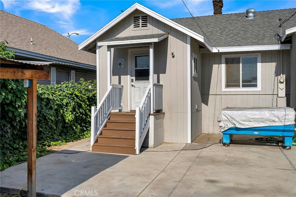 Property Photo:  153 N Mount Vernon Avenue  CA 92410 