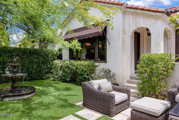 Property Photo:  622 N Crescent Heights Boulevard  CA 90048 