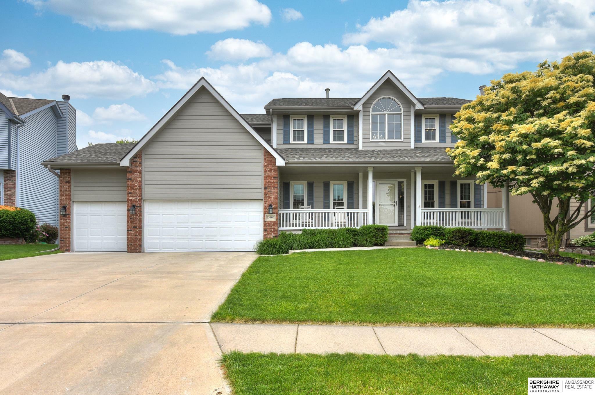 Property Photo: 15405 Schuyler Drive NE 68154
