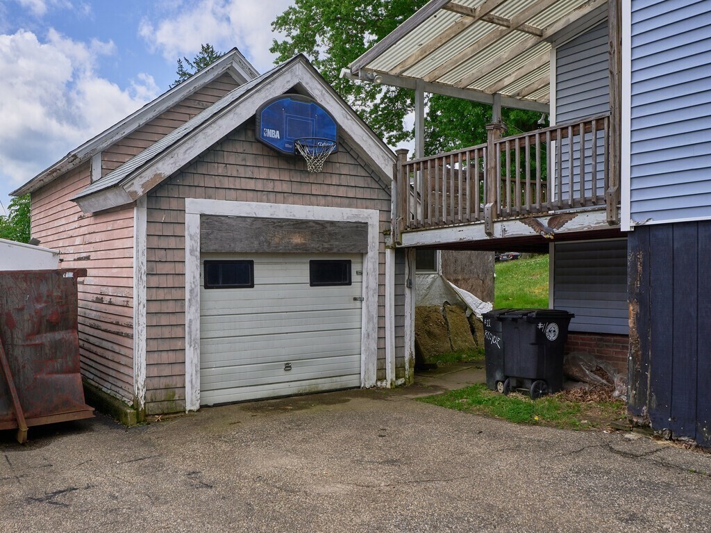 Property Photo:  11 Williams  MA 01550 