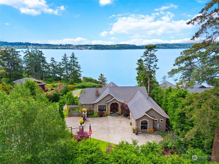 Property Photo:  1402 Fossil Lane  WA 98277 