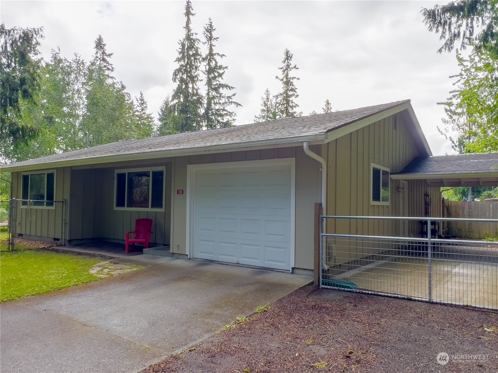 Property Photo:  170 S 7th Avenue  WA 98339 