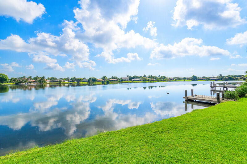 Property Photo: 17570 Bocaire Way FL 33487