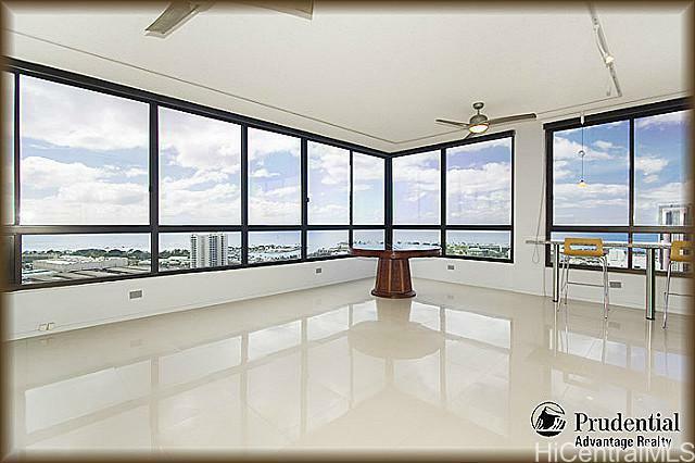 876 Curtis Street 3704  Honolulu HI 96813 photo