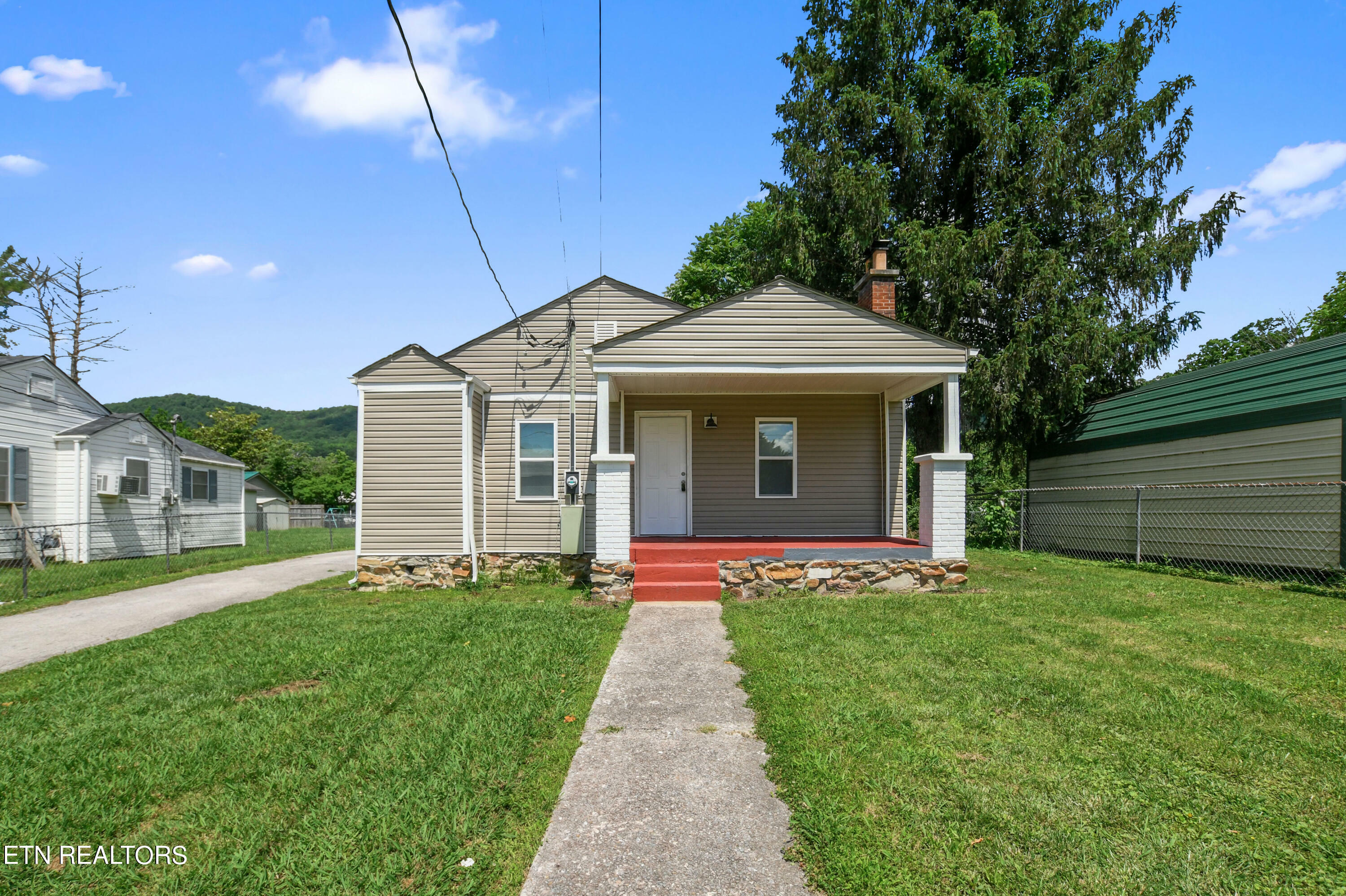 Property Photo:  205 E Elm St  TN 37766 