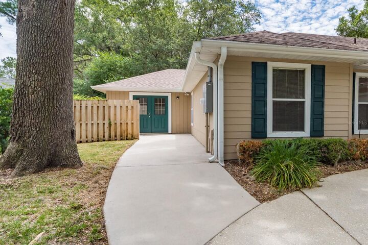 Property Photo:  4445 NW 35th Terrace  FL 32605 