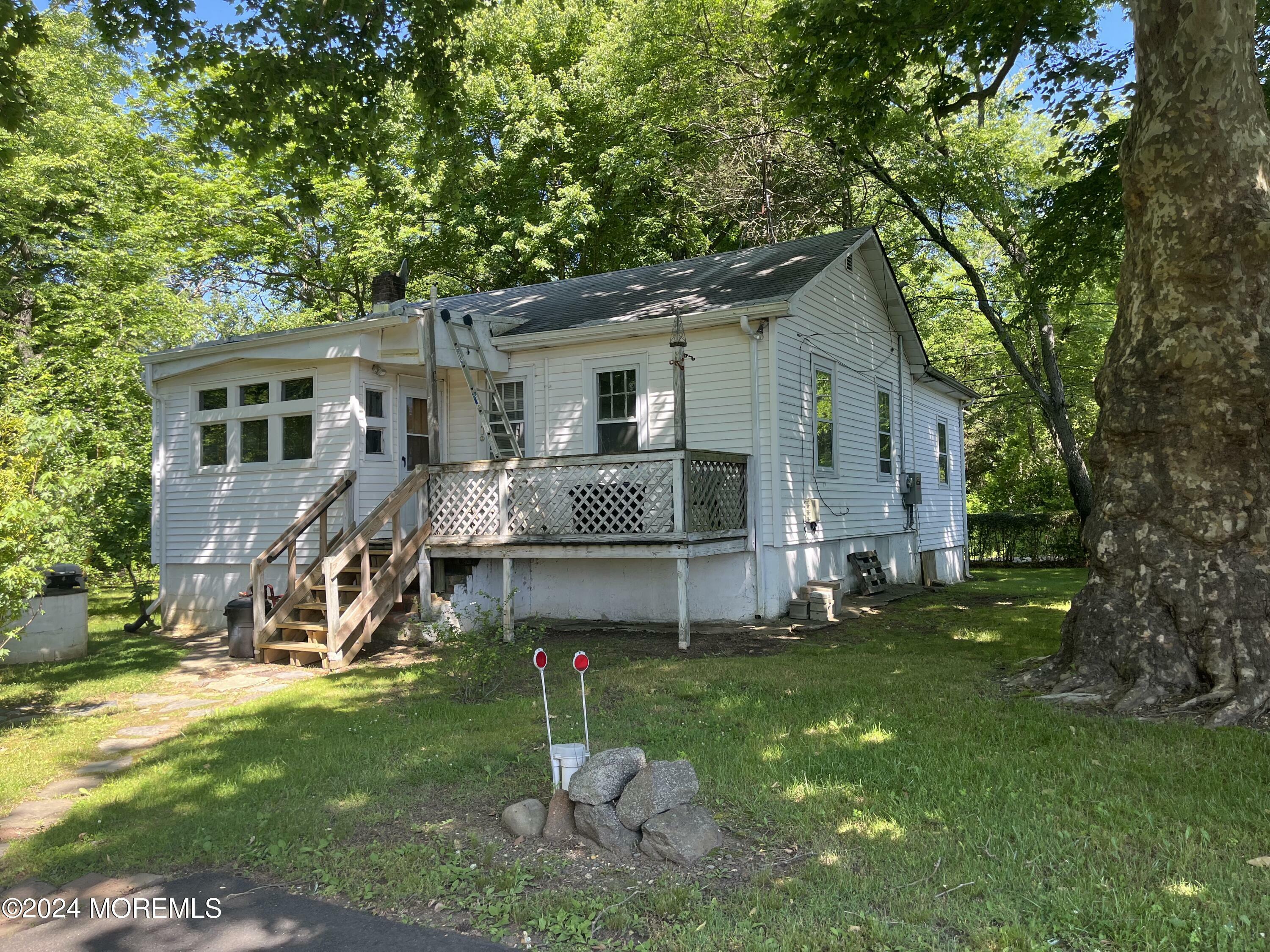 Property Photo:  23 Robbins Road  NJ 08535 