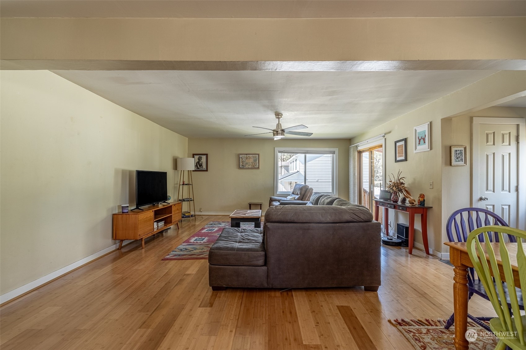 Property Photo:  218 Vine Street  WA 98815 