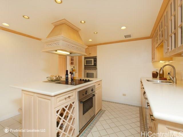 Property Photo:  1022 Prospect Street 903E  HI 96822 