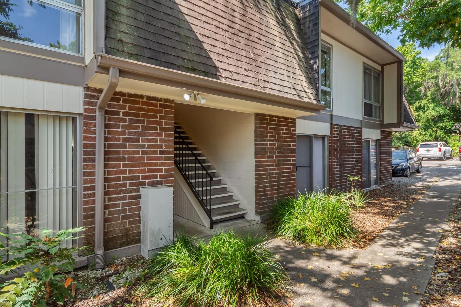 Property Photo:  1700 SW 16th Court P24  FL 32608