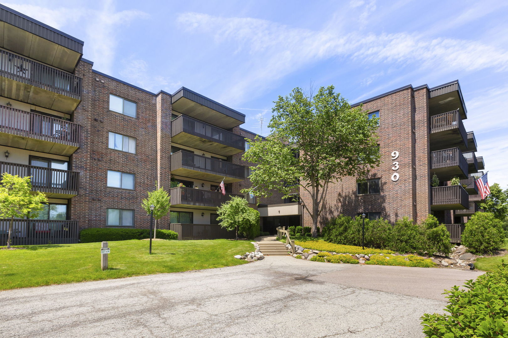 Property Photo:  930 Taylor Drive 105  IL 60031 