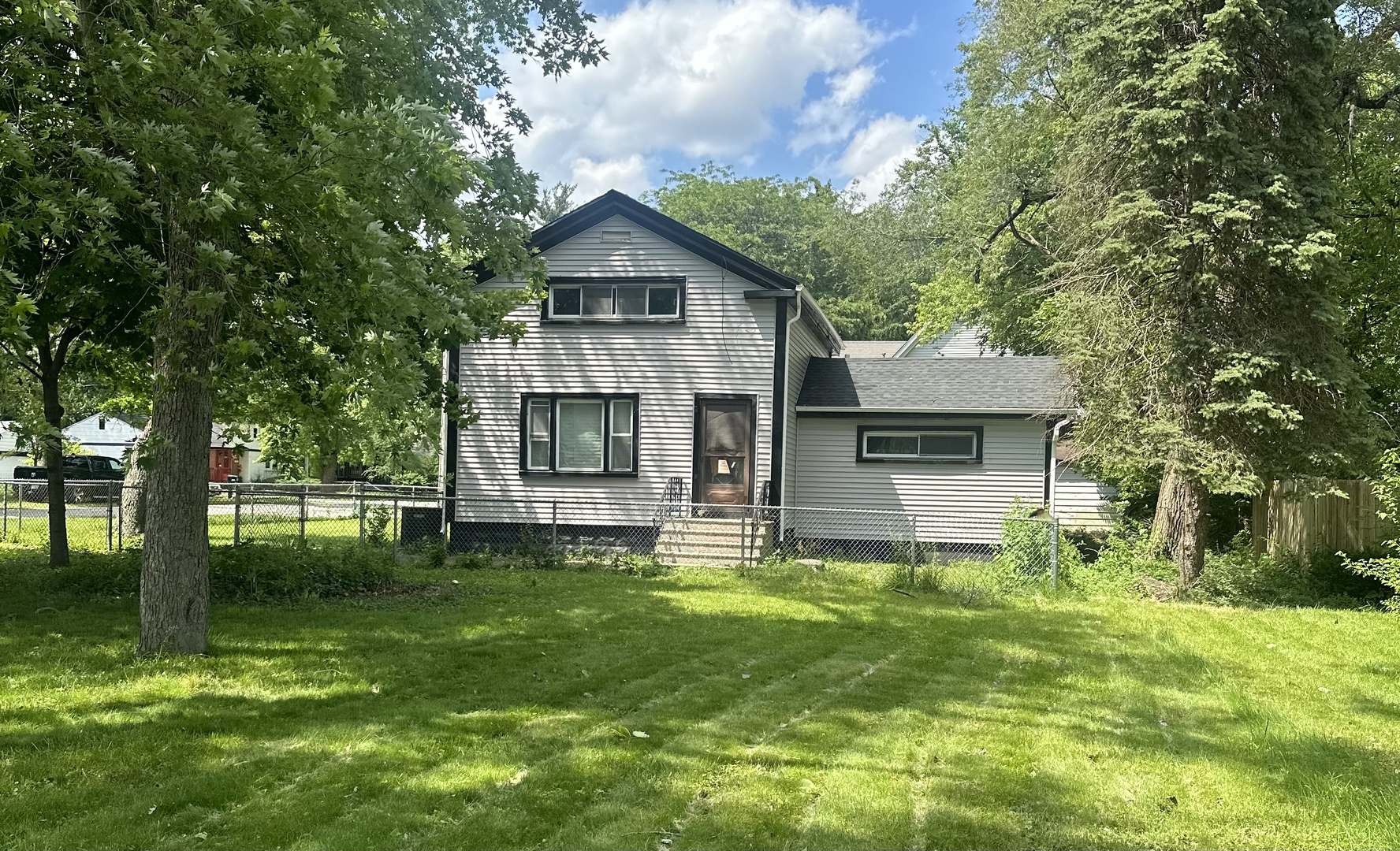 Property Photo:  1214 Ridge Road  IL 60430 