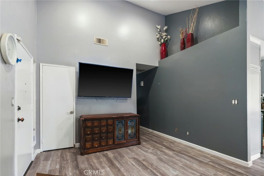 Property Photo:  18183 Sundowner Way 846  CA 91387 