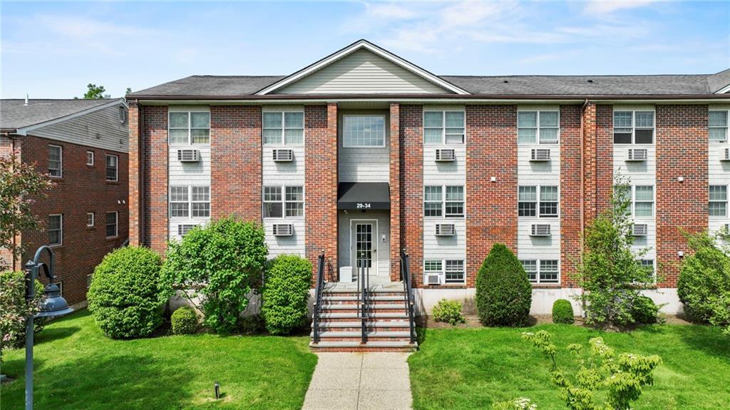 Property Photo: 671 Metacom Avenue 31 RI 02809