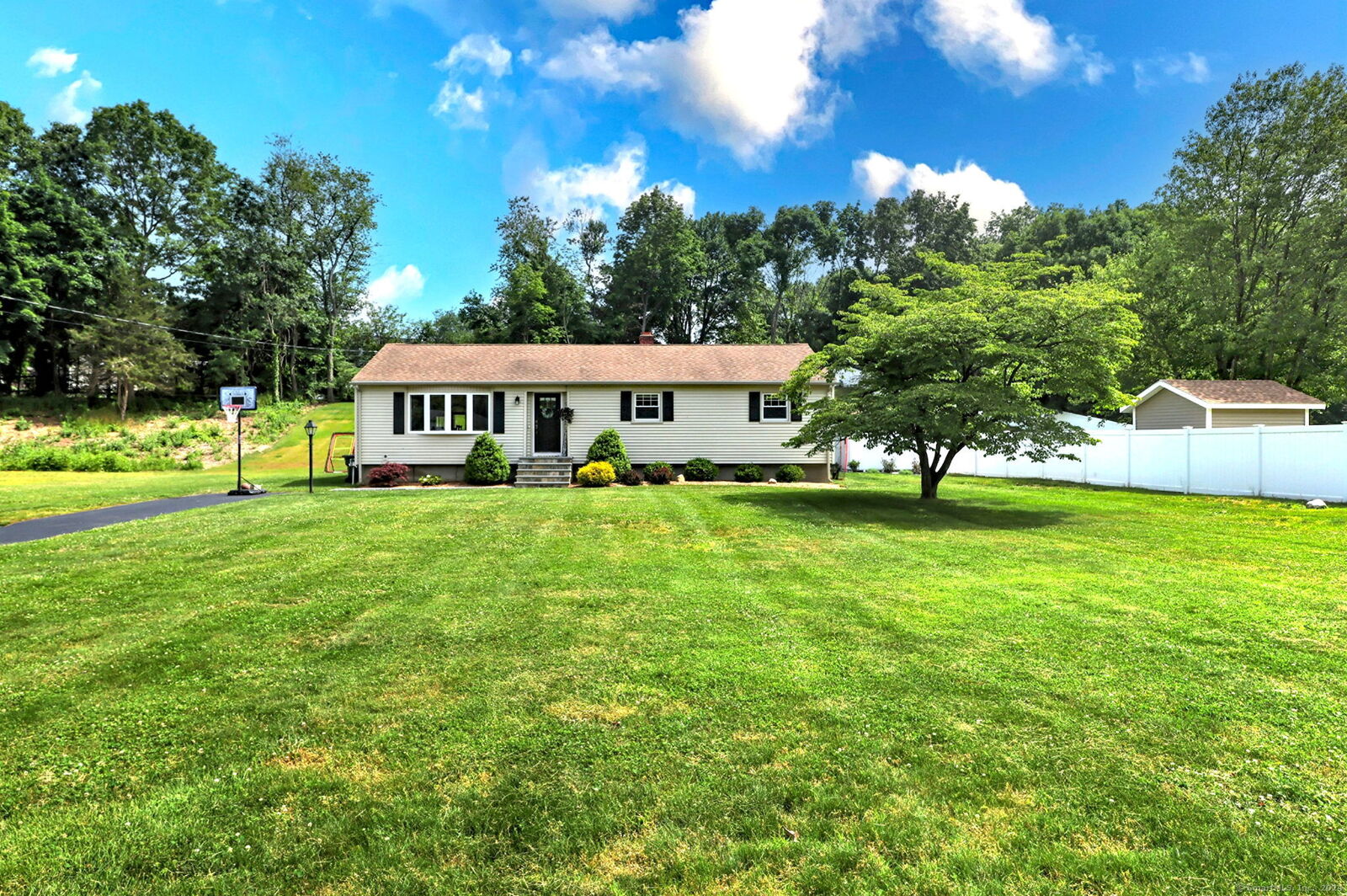 Property Photo:  17 Manor Drive  CT 06611 