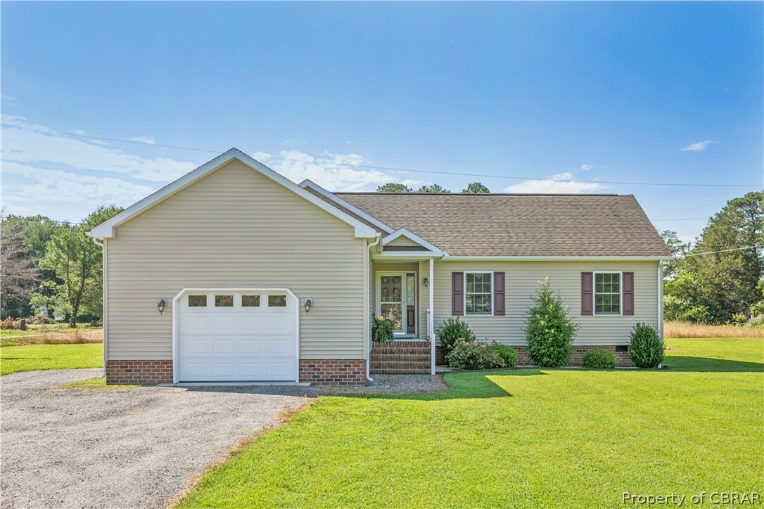 Property Photo:  392 Mariners Point Road  VA 23021 