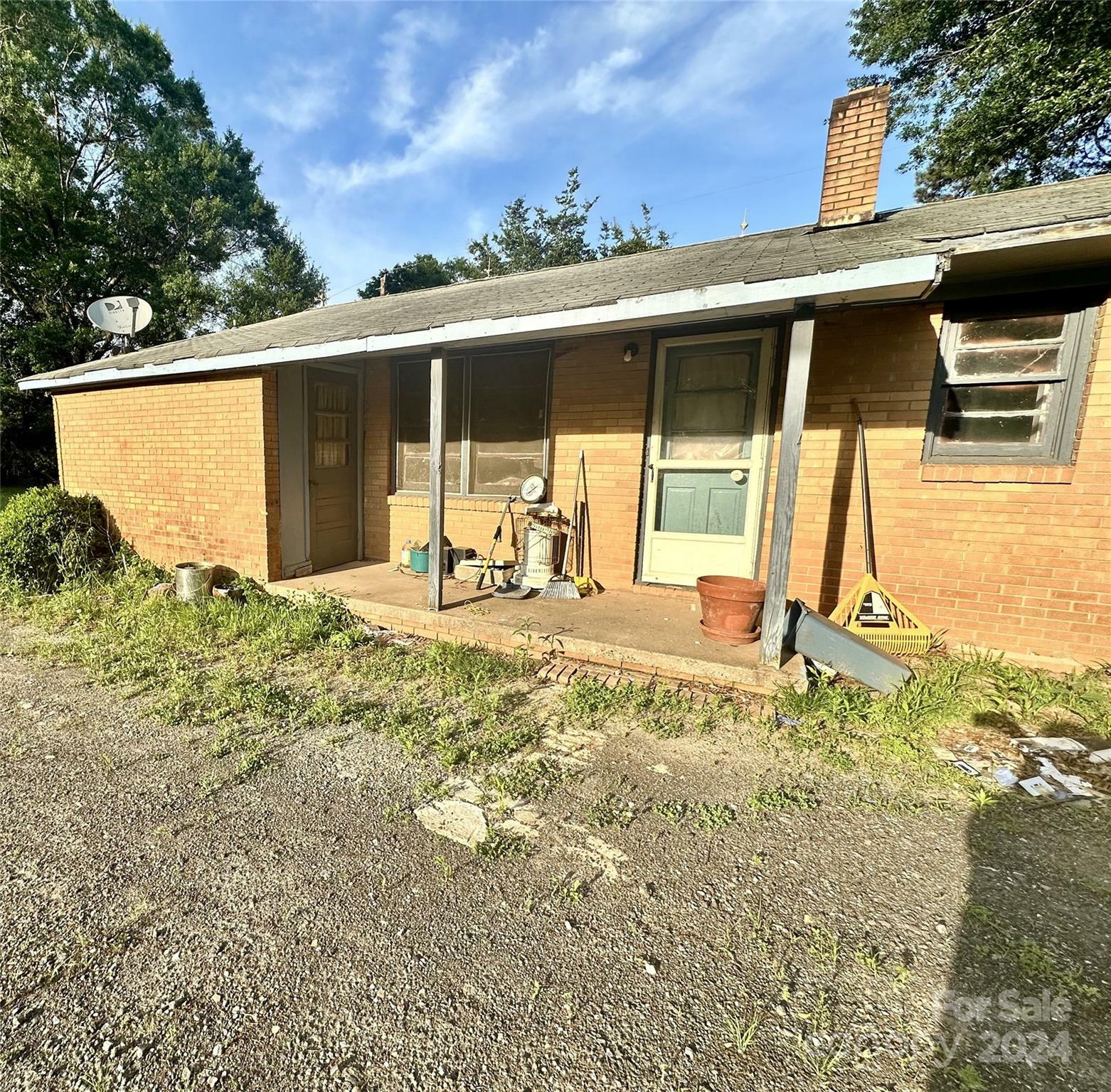 Property Photo:  234 E John Crawford Road  NC 28152 