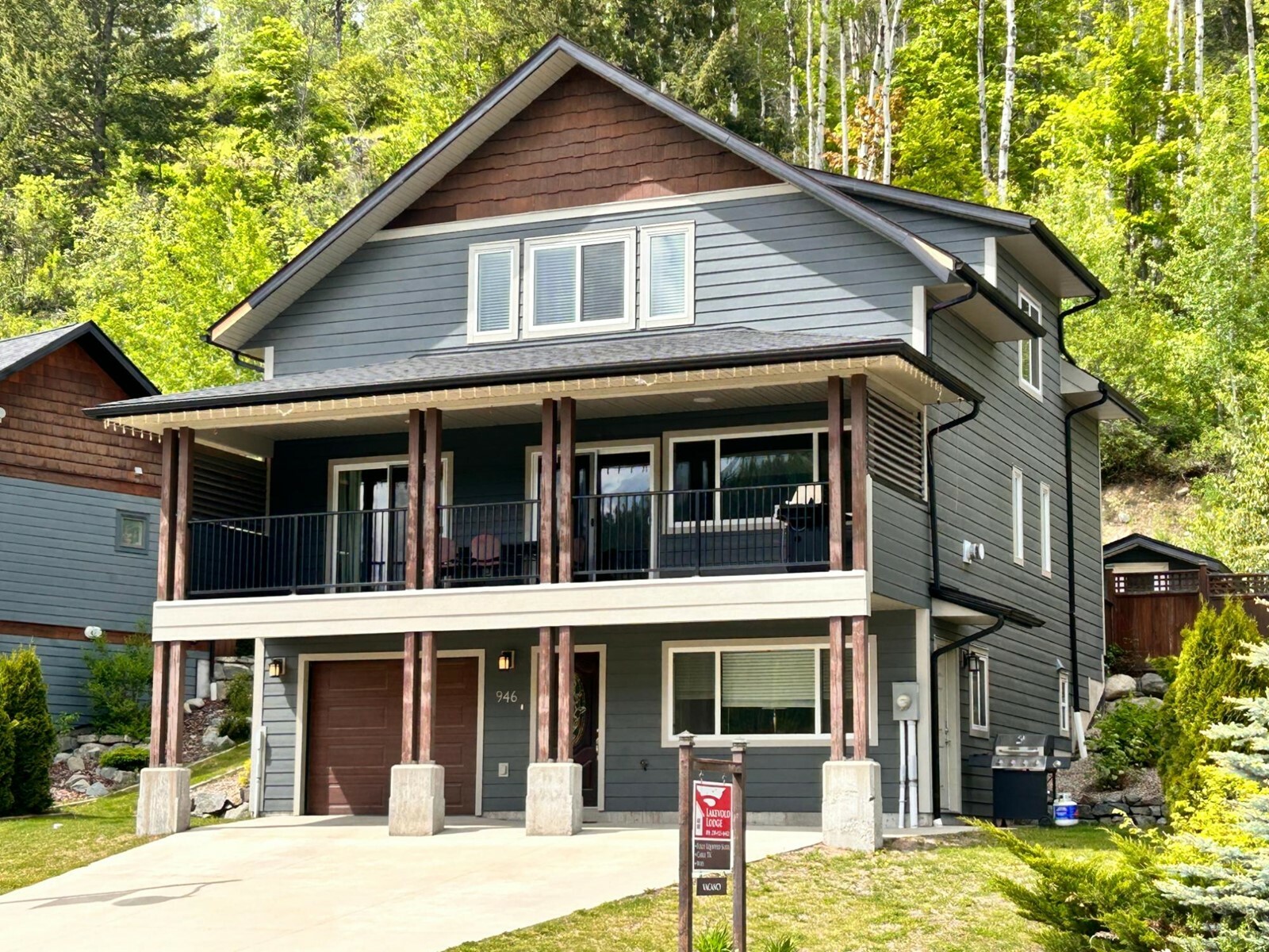 Photo de la propriété:  946 Redstone Drive  BC V0G 1Y0 