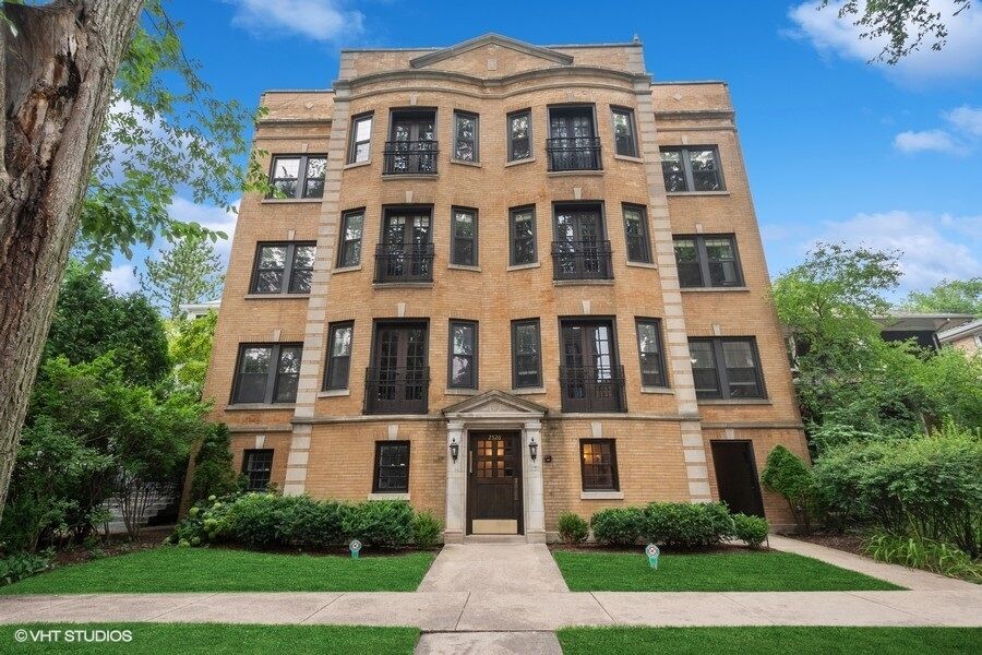 Property Photo:  2526 Jackson Avenue 1S  IL 60201 