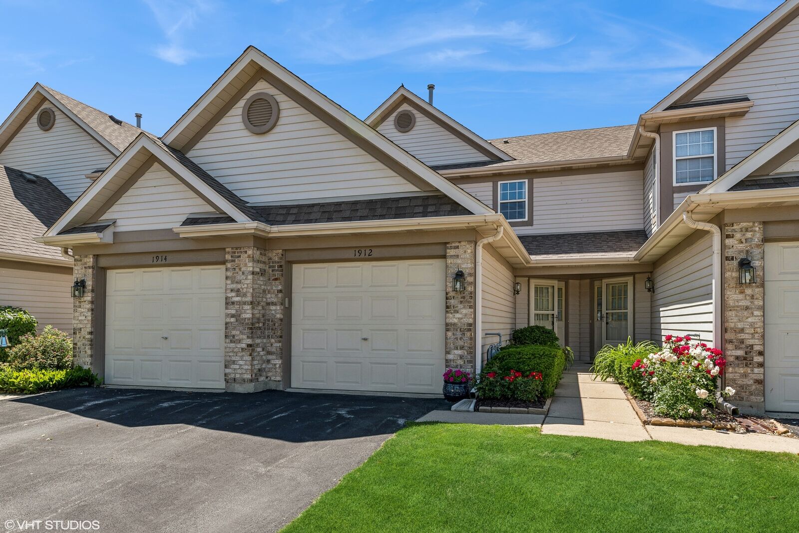 Property Photo:  1912 Grove Avenue  IL 60193 