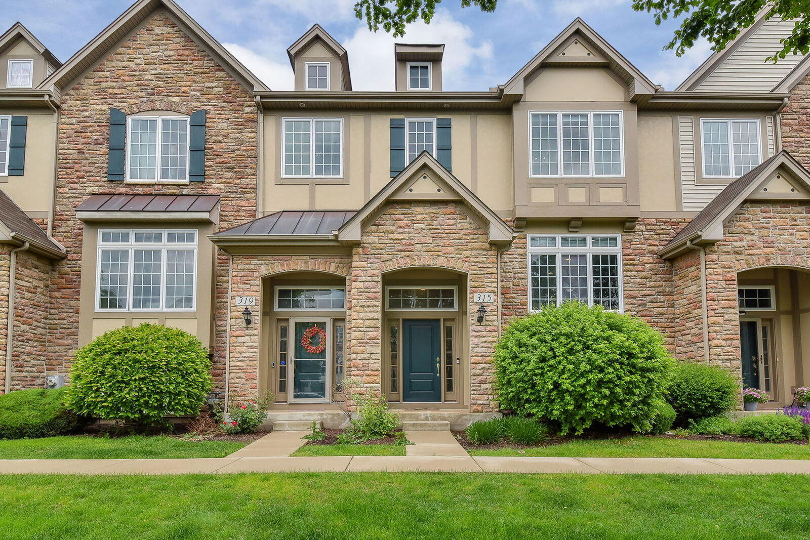 Property Photo: 315 Sype Drive IL 60188