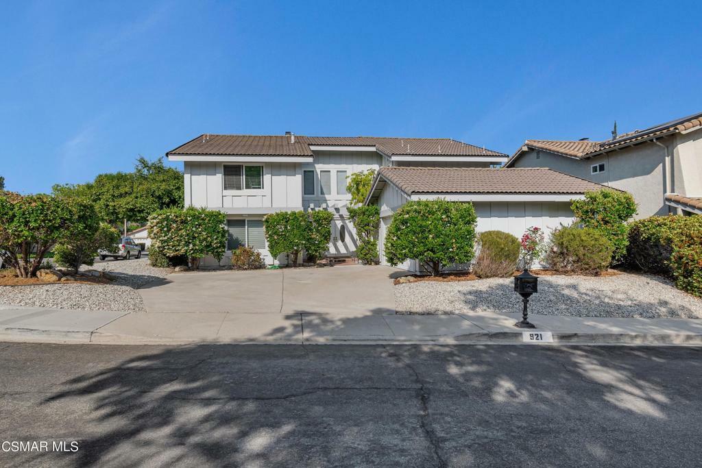 Property Photo:  921 Ranch House Road  CA 91361 