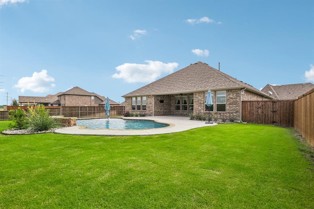 Property Photo: 12168 Hulson Trail TX 76052