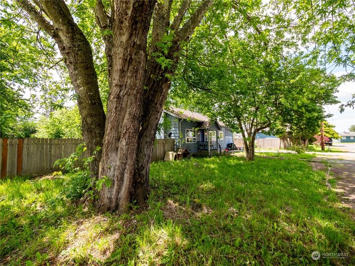 Property Photo:  412 Brock Street  WA 98531 