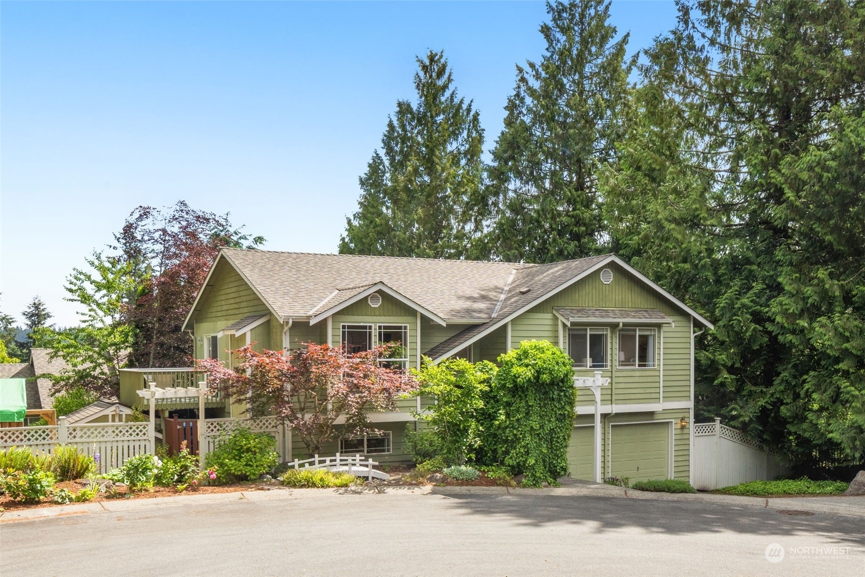 Property Photo:  2423 NE 180th Court  WA 98155 