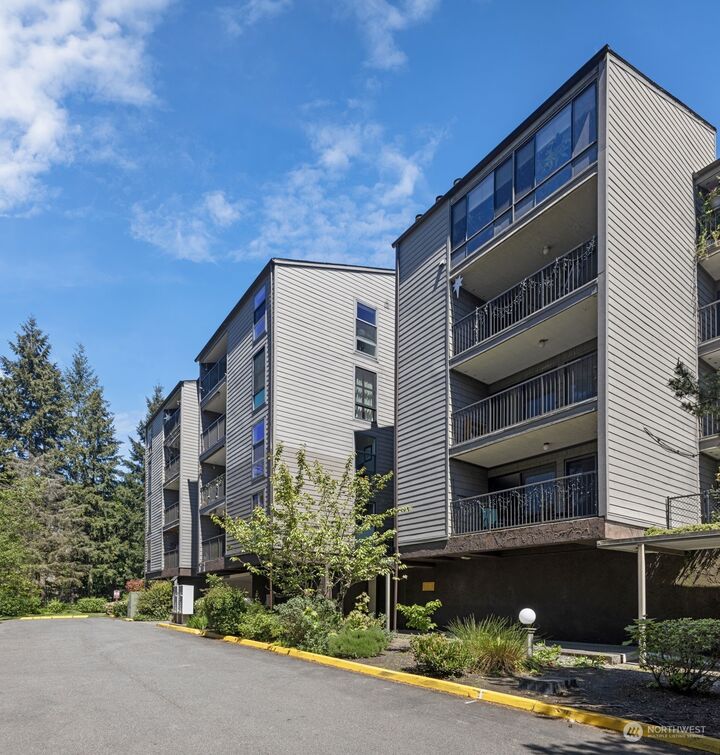 Property Photo:  6702 139th Avenue NE 761  WA 98052 