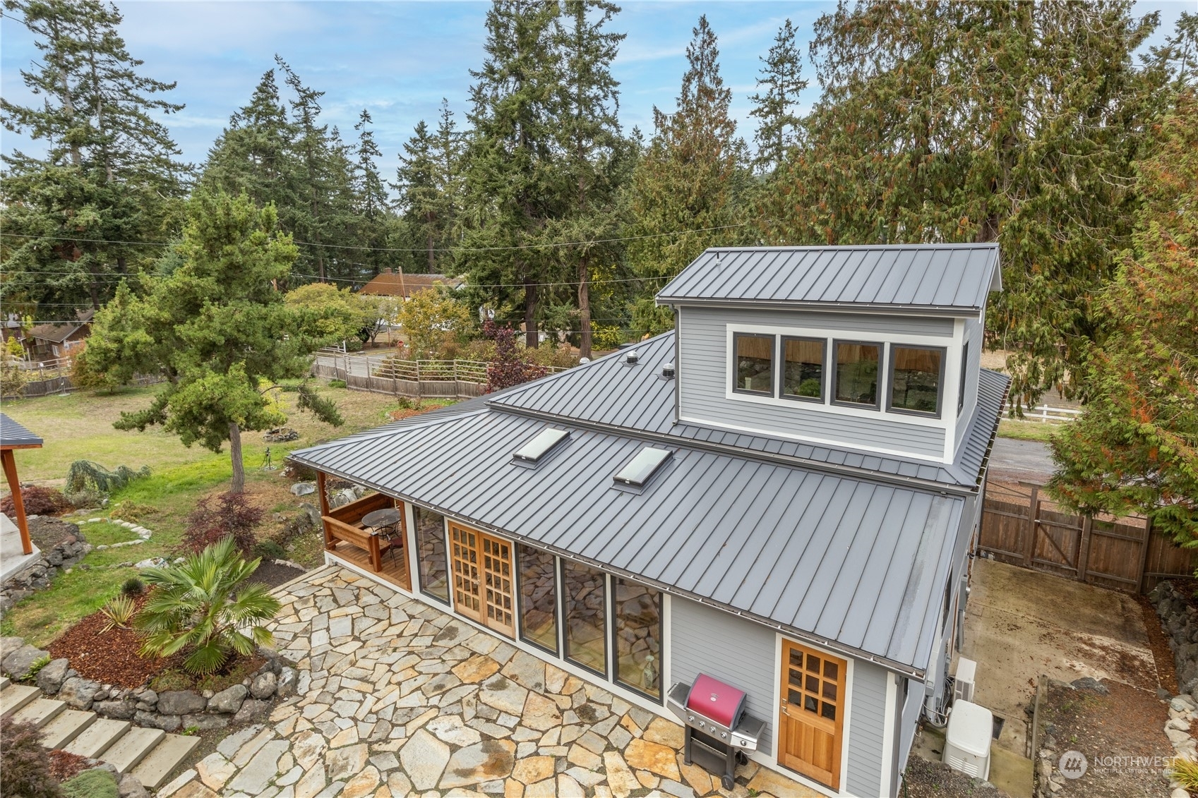 Property Photo:  907 W Street  WA 98368 