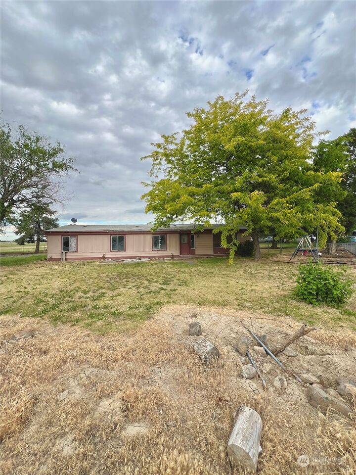 Property Photo: 2242 W Shelly Road WA 99344