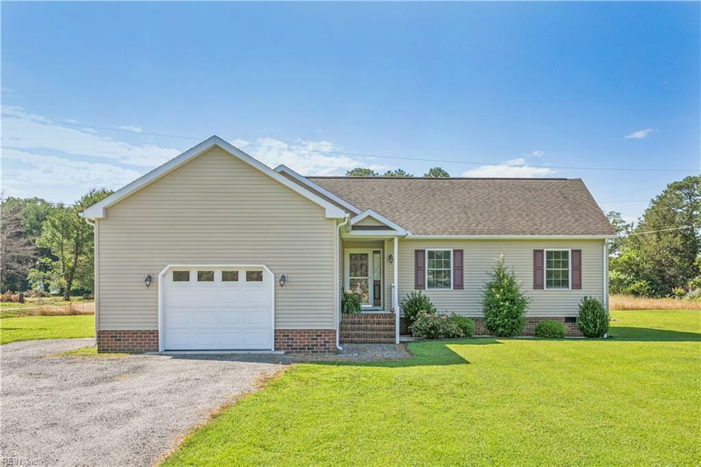 Property Photo:  392 Mariners Point Road  VA 23076 