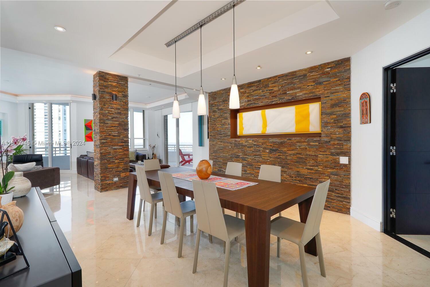 Property Photo:  888 Brickell Key Dr 2912  FL 33131 