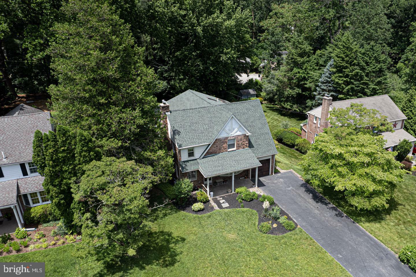 Property Photo: 727 Hemlock Road PA 19063