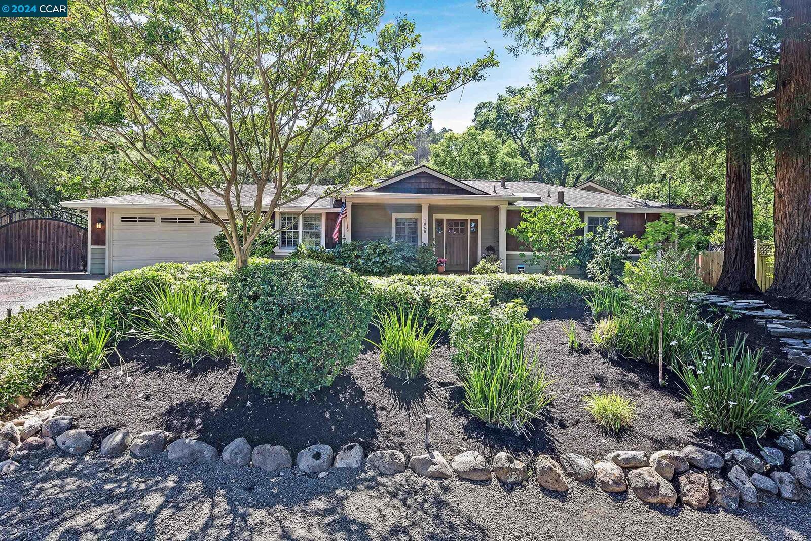 Property Photo:  1860 Glen View Dr  CA 94595 