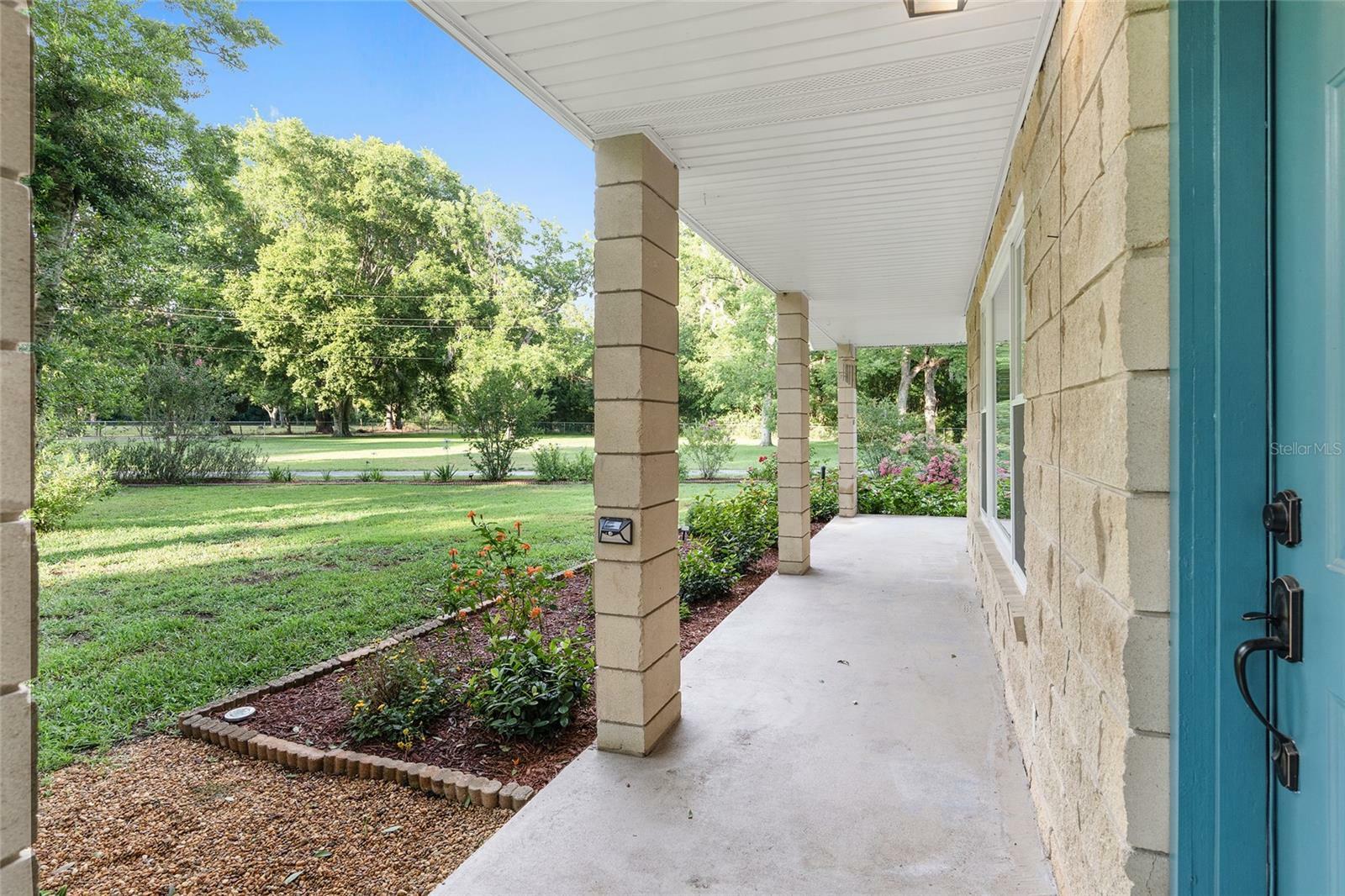 Property Photo: 16923 SW 139th Avenue FL 32618