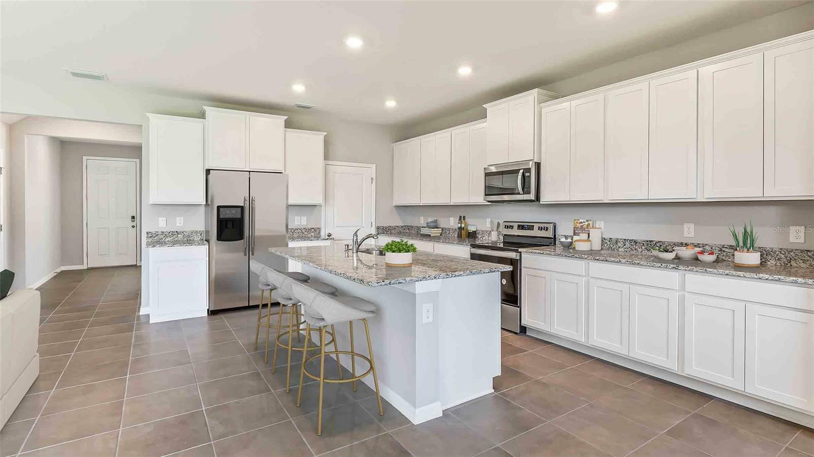 Property Photo: 10424 Bridgegate Heights Loop FL 33576