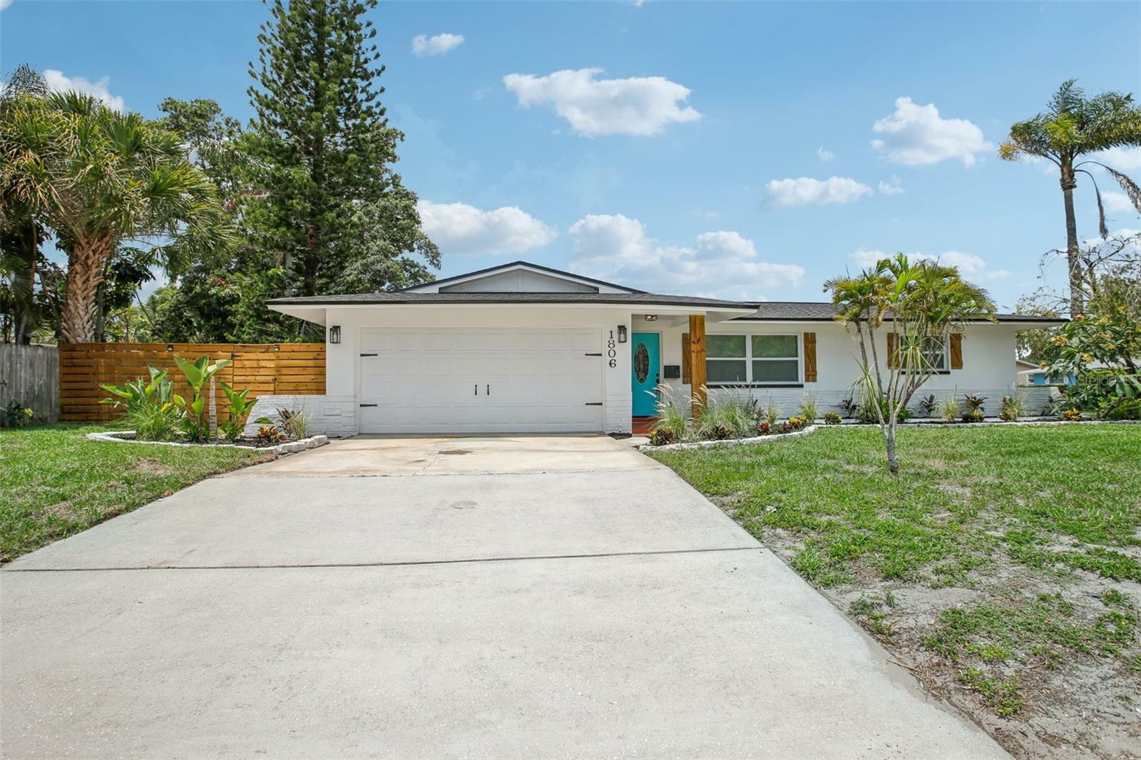 Property Photo:  1806 N Keene Road  FL 33755 