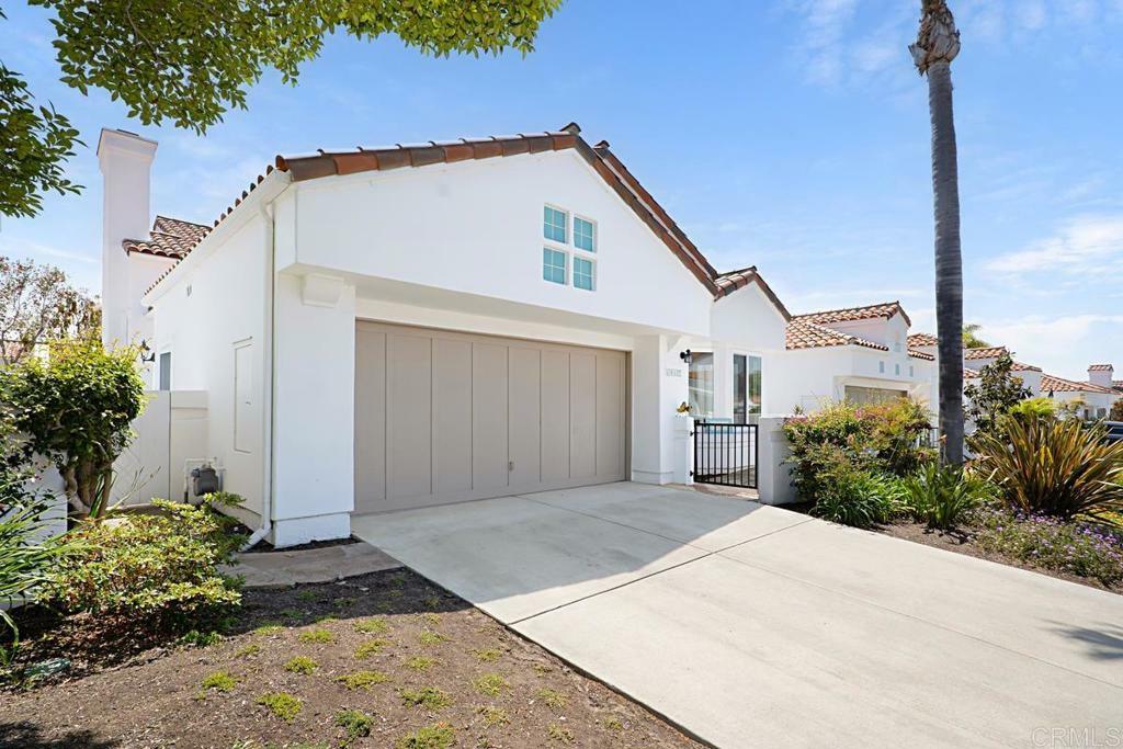 Property Photo: 4957 Lamia Way CA 92056