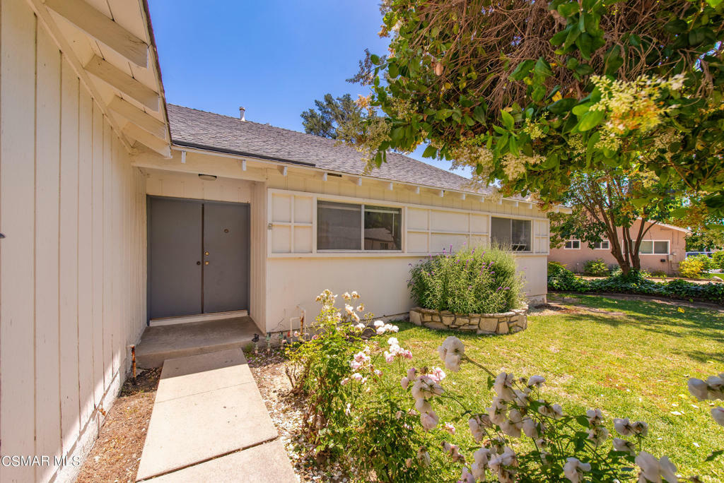 Property Photo:  6072 Lake Nadine Place  CA 91301 