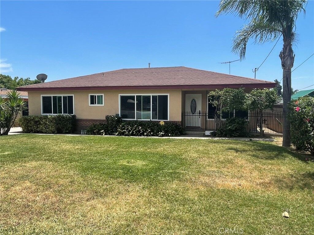Property Photo:  219 W Elm Street  CA 91762 