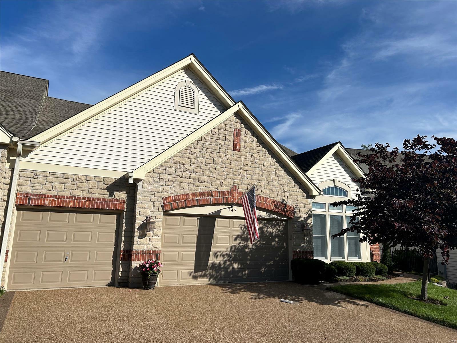 Property Photo:  747 Stonebluff Court  MO 63005 