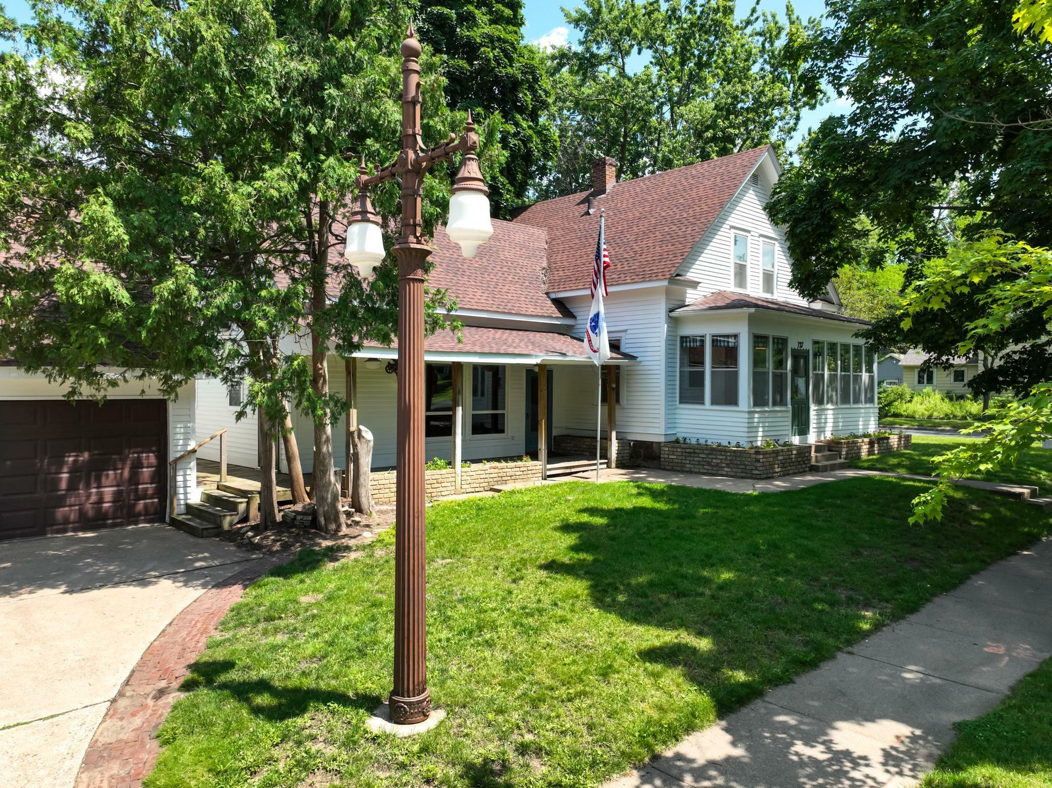 Property Photo:  727 Oak Street  WI 54016 