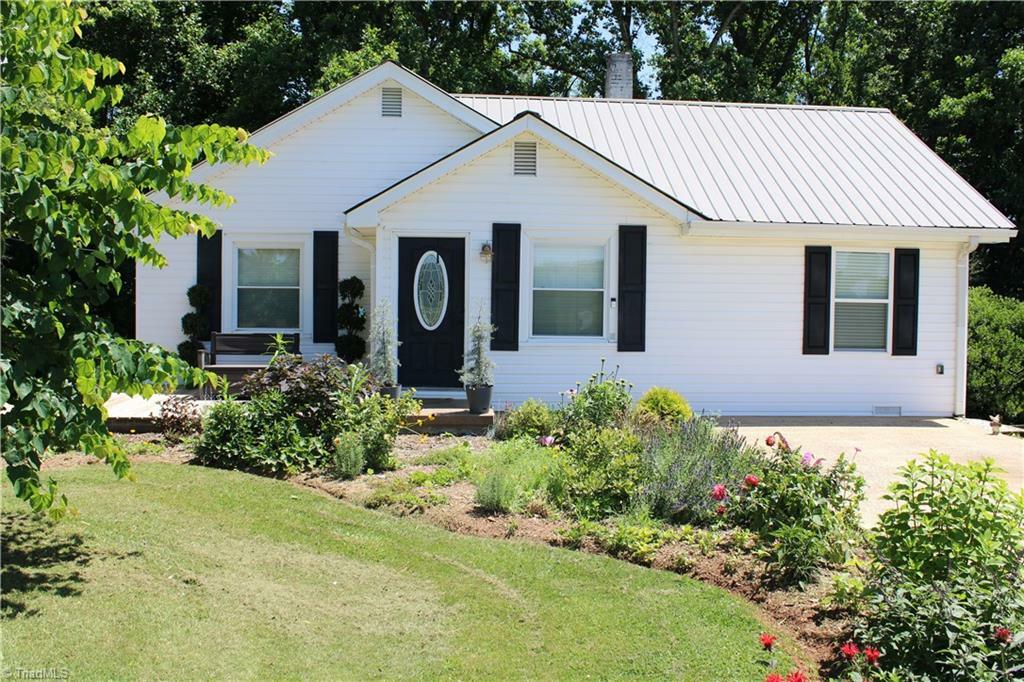 Property Photo:  207 Turkey Ford Road  NC 27017 